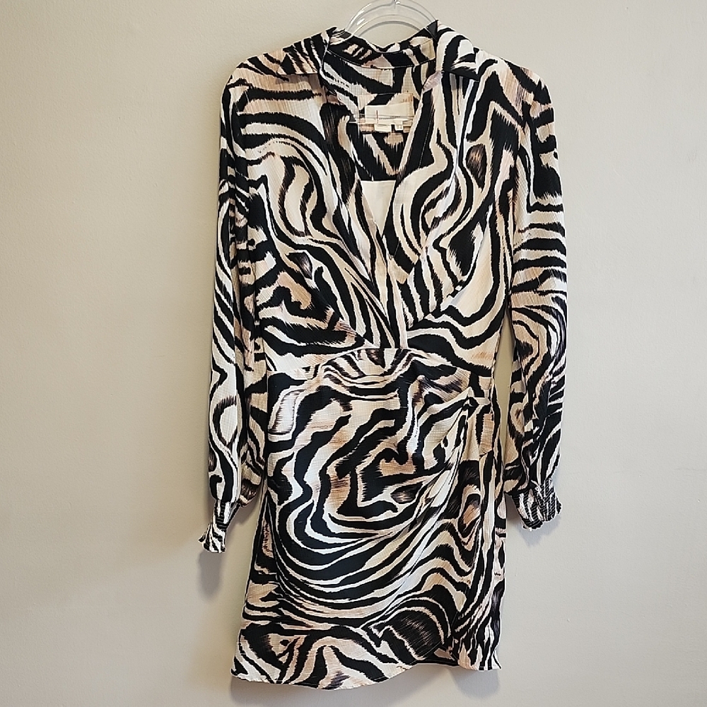 Anthropologie VNeck Neutral Zebra Print Faux Wrap Dress Smocked Cuffs Size 6 - Picture 3 of 10